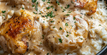 Easy Creamy Smothered Chicken and Rice
